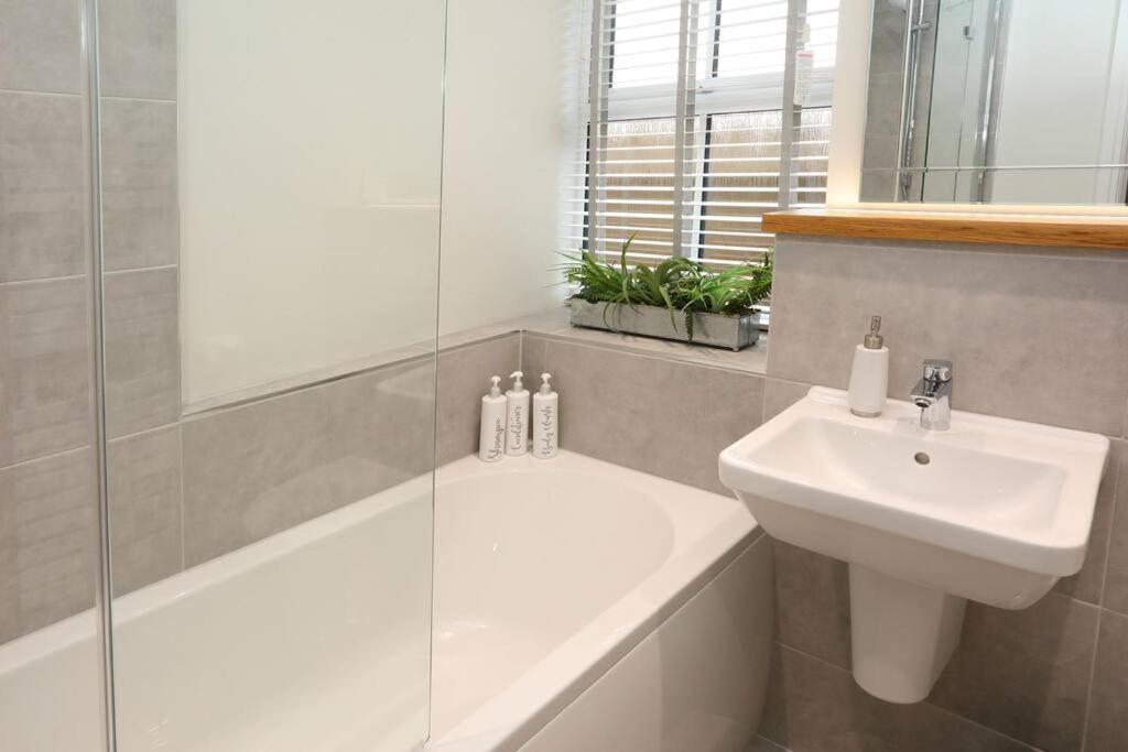 Central Ripon Apartment - View Of The Cathedral! ภายนอก รูปภาพ